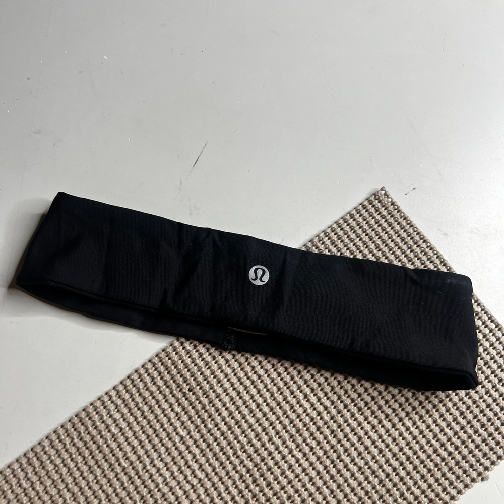 Lululemon Fly Away Tamer Headband Black Luxtreme Yoga Running Hair Band OS
